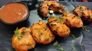 Tandoori Paneer Momos (Fried)