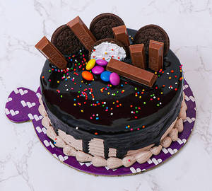 Oreo Kitkat Chocolate Cake