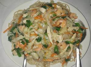 Mixed Chowmein (chicken & Prawns)(white Sauce) Gravy