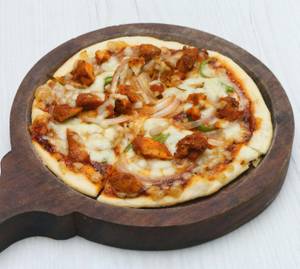 Chicken tikka pizza
