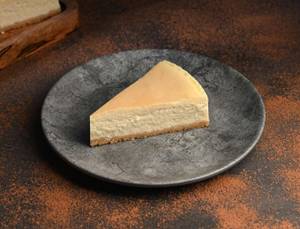New York Baked Cheesecake Slice