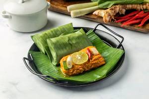 Banana Leaf Wrapped Steamed Fish