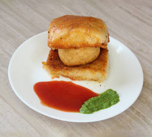 Oil Vada Pav 