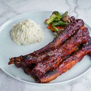 Slow-cooked Spare Ribs