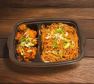 Hakka noodle with chilli paneer grave