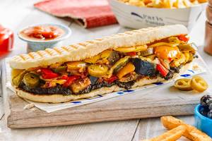 Vegan Estelle (Veggies & Olive Tapenade Sandwich)