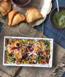 Samosa chaat