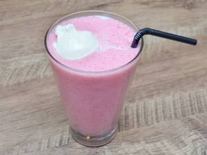 Strawberry Shake with Ice cream
