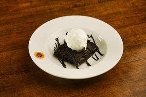 Chocolate And Walnut Brownie With Ice Cream 