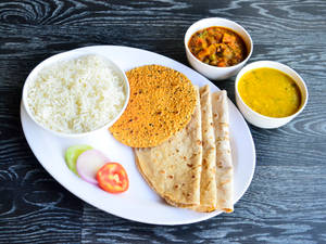 Phulka Aur Chawal Meal