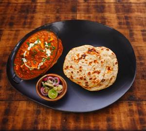 Kadhai Paneer With 4 Tawa Roti And Rice Combo