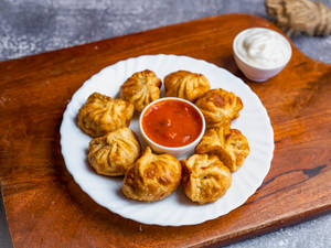 Veg Butter Fried Momos [8 Pieces]