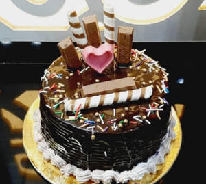 Crunchy Kitkat Cake                                                     