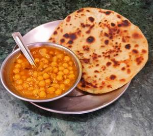Punjabi Aloo Paratha ( Atta ) Roasted With Ghee - 2 Pcs With Ghugni Sabji Combo                                                   