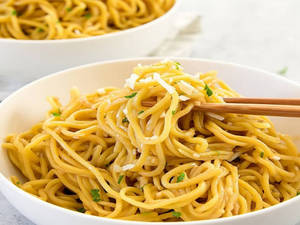 Hot Garlic Cheese Noodles