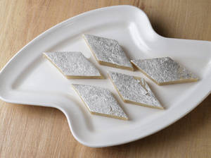 Kaju Barfi (5 Pcs)
