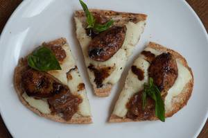 Fig & Goat Cheese Bruschetta ( V )