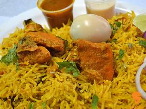 Chicken Biryani Combo With Raita And Gravy, Egg (3 Chicken Pcs , 1 Egg Pc)