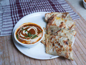 Dal Makhani + 2 Naan (butter)& Rice 