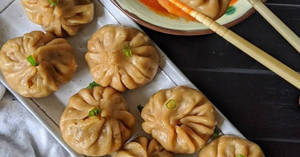 Veg Wheat Momos (8pcs)