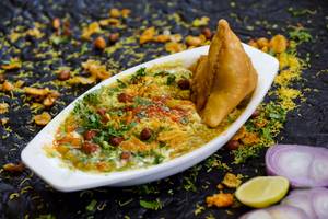Samosa (ragada) Chaat