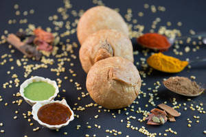 Khasta Kachori (2 Pcs)