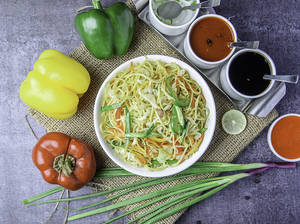 Veg Hakka Noodles