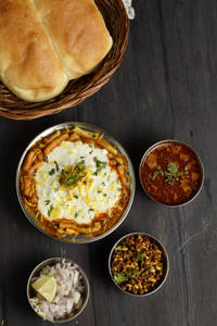 Dahi Misal Pav
