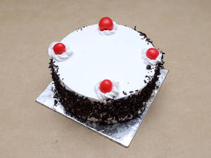 Black Forest Cake (1/2 kg)