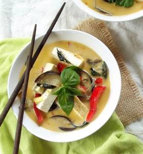 Silk Tofu Thai Green Curry [With Exotic Veggies]