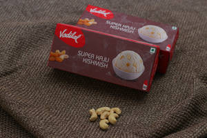 Kaju Kismis Ice Cream (700 Ml + 700 Ml)