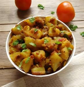 Aloo Tamatar Ki Masaledar Dry Sabzi