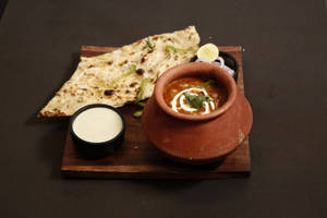 Matki Chicken (spi. Desi Ghee)