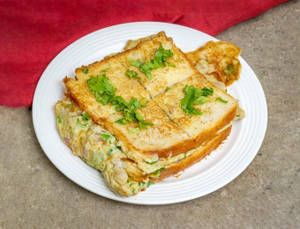 Bread Omelette [ 2 Eggs + 2 Slice Bread ]