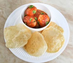 Luchi (5 Pcs) + Aloo Dum