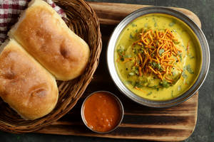 Kadhi Vada Pav