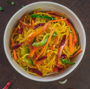 Singapore Noodles Veg [Serves 1- 2]