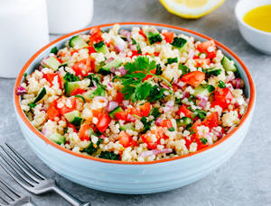 Moroccan Quinoa & Garlic Tossed Veggies Salad