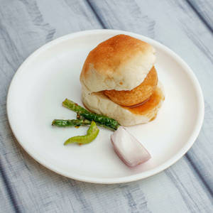 Vada Pav 2 Pcs  