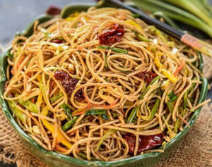 Hot And Chilli Garlic Noodles