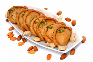 Gujiya (karanji)