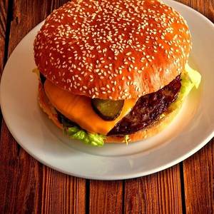 Tandoori Paneer Crispy  Burger