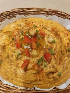 Roasted Red Bell Pepper Hummus With Chicken