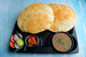 Chola Bhatura (2pcs)