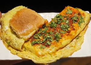Kolhapuri Egg Khandoli