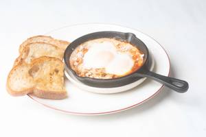 Baked Eggs and Chicken With Sourdough Toast HD
