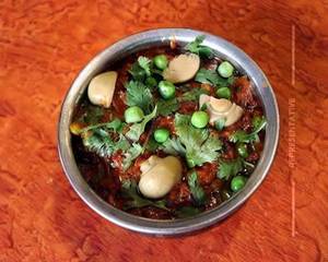 Matar Mushroom Masala