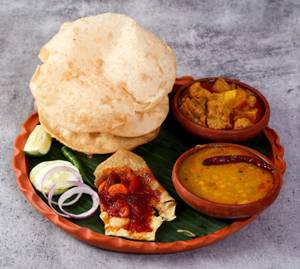 Luchi, Cholar Dal,Alu Fulcopi Combo