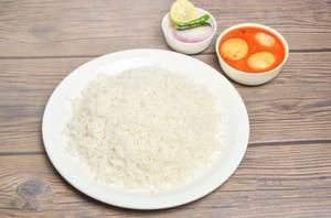 Steam Rice With Egg Curry