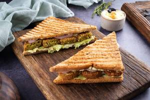 Falafel Hummus Sandwich [15g Protein, 513 Kcal]